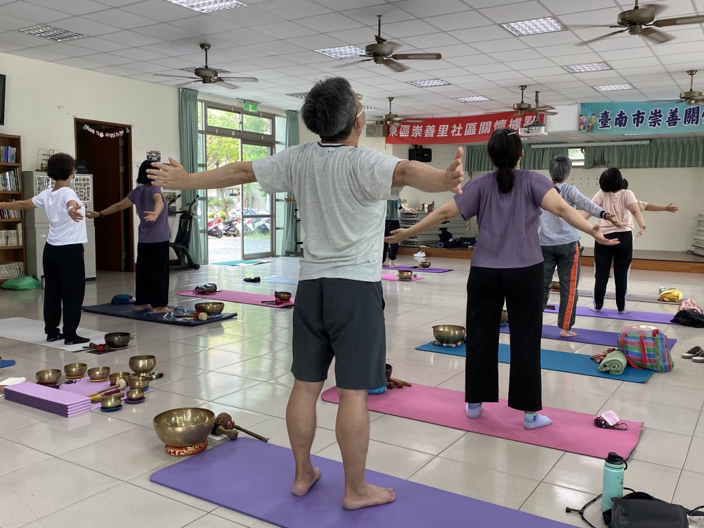 規律運動、深呼吸、正念減壓等方式，守護自己的心臟健康。